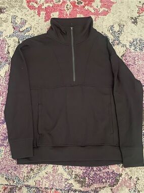 GAIAM Black Pullover with Logo Tag